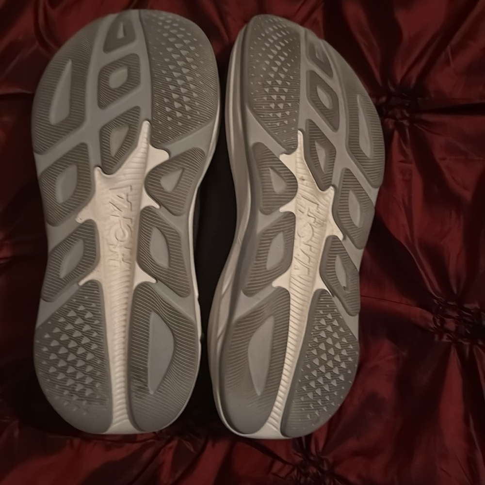 Hoka Rincon 4 Black and White Sneakers in size 9 - Picture 3 of 3